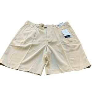 NWT Cutter & Buck Light Khaki Pleated Front 9in Shorts Size 36